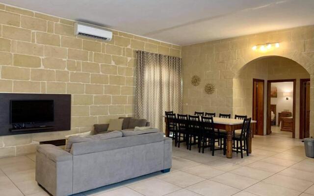 Hofra Farmhouse - 5 bedroom farmhouse with private pool available