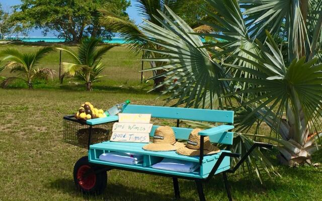 Poé Côté Lagon Beach Bungalows