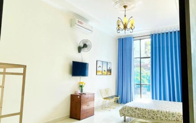 Xoai Xanh Hostel & Villa