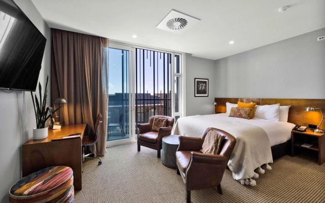 King and Queen Hotel Suites – Guest Rooms – New Plymouth