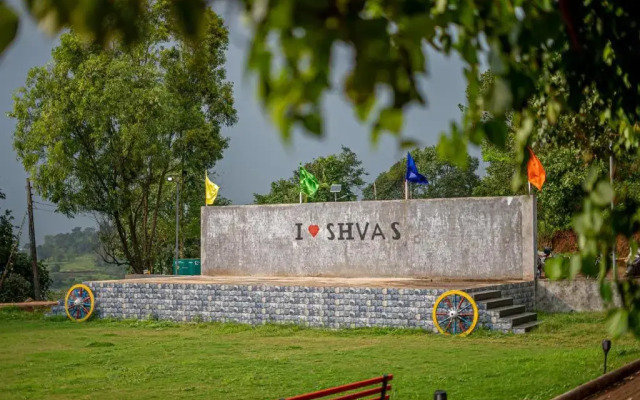 Shvas Island Resort