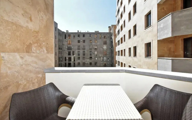 1bdr luxury apartment