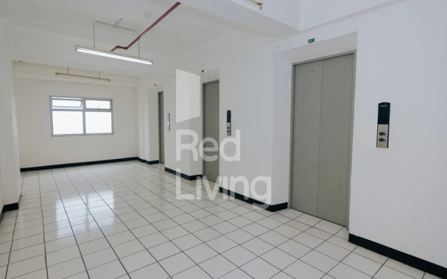 RedLiving Apartemen Gunung Putri Square - Top Room