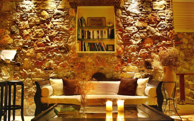 Tholaria Boutique Hotel