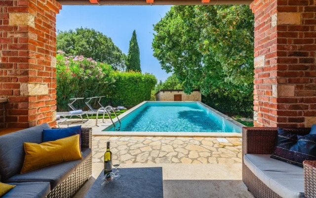 Lovely Villa Near the Beach