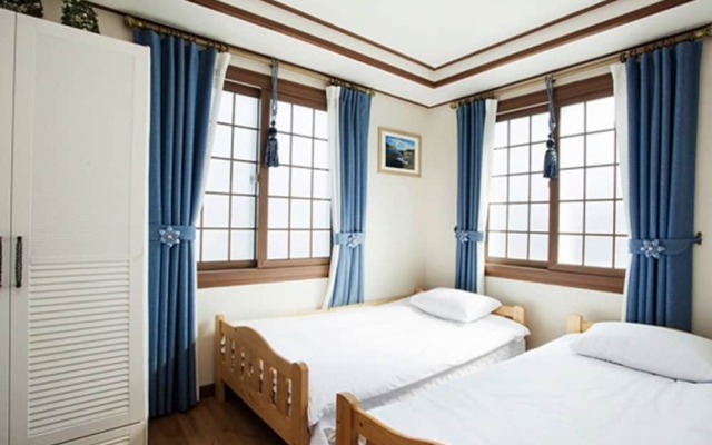 Casa Linda Pension-Acommodation