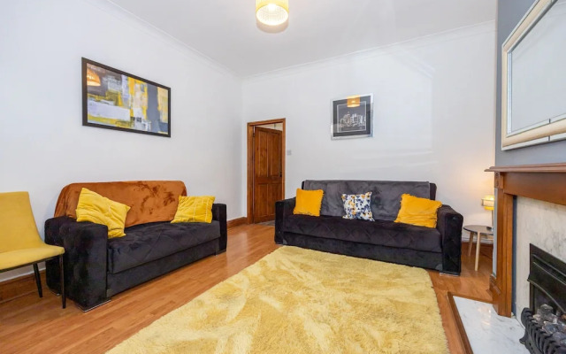 Captivating 2-bed House in Blackburn