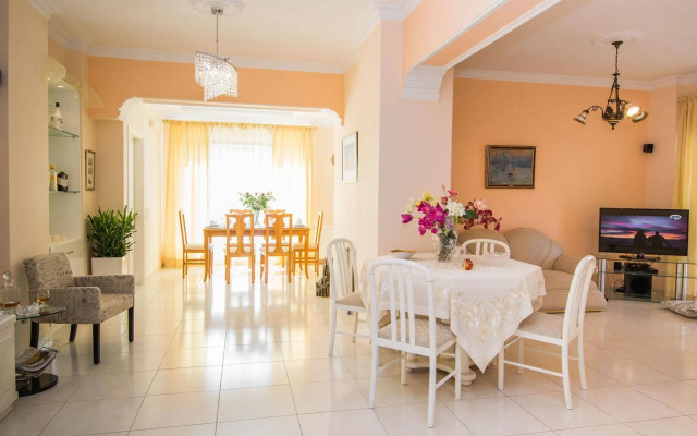Edelweiss Hotel