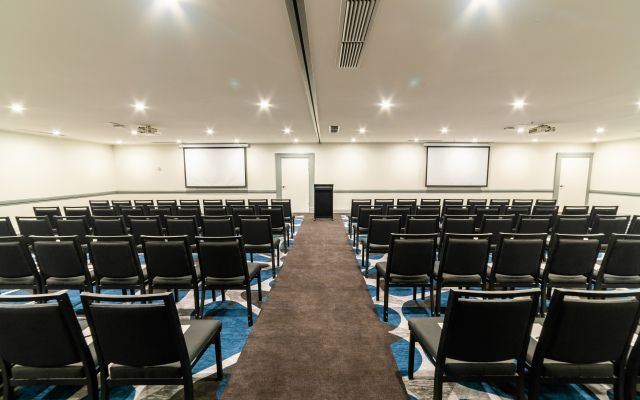 Pullman Cairns International