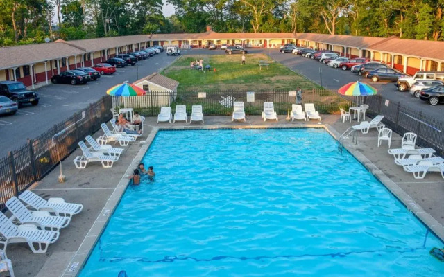 Atlantic Inn & Suites
