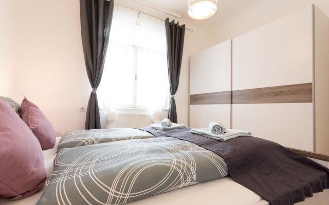 Fr.balcony-trendy neighborhood-2BR 45sqm