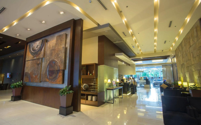 The B Hotel