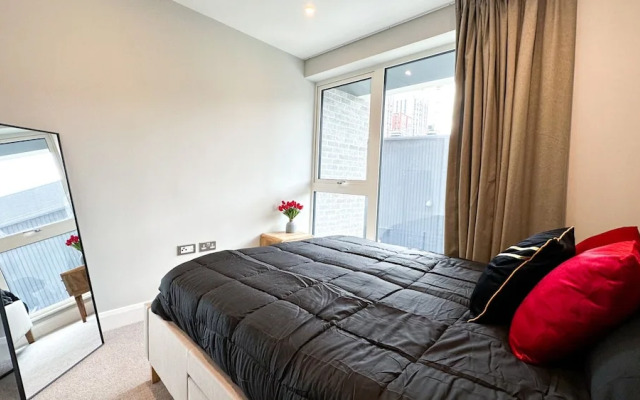 Huge 3bath 2bedroom Family Home