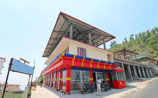 OYO 15135 Himalaya View