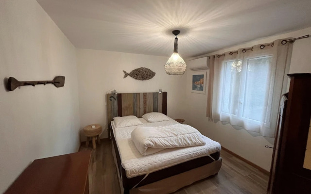 Beautiful House in Lacanau Near sea