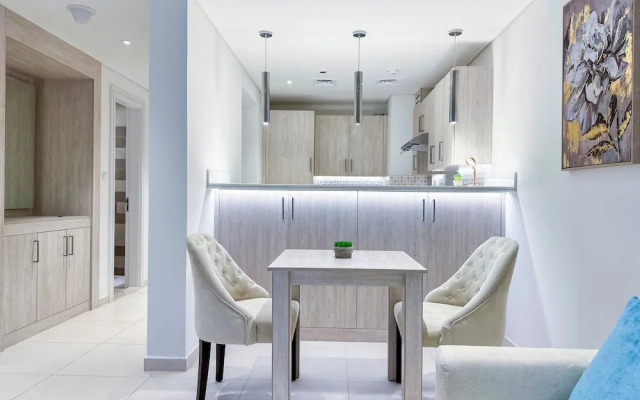 Infinity Pool and Beachfront Apartments - Seven Palm