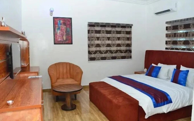 Sterling Lakeview Apartment