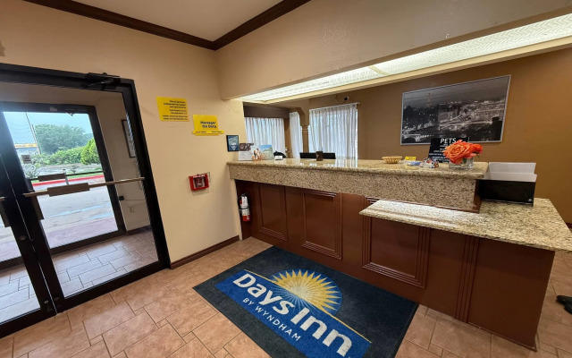 Days Inn by Wyndham Navasota