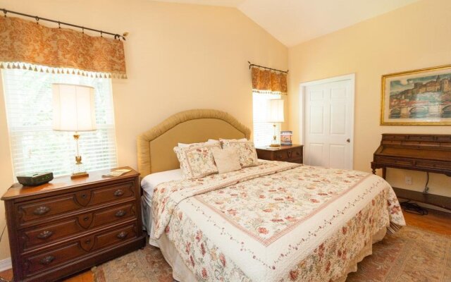 Historic Sevilla House Bed And Breakfast