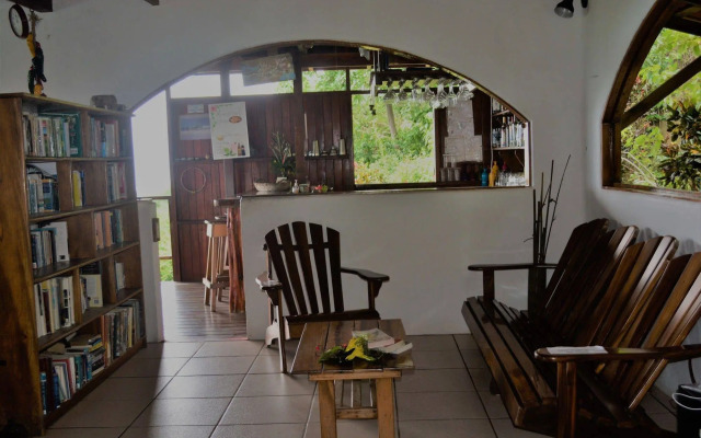 The Lookout Inn Lodge