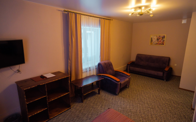 Kiya Hotel