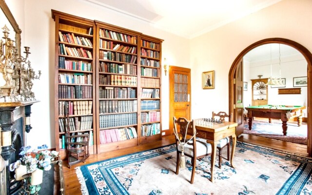 Villa Moffat