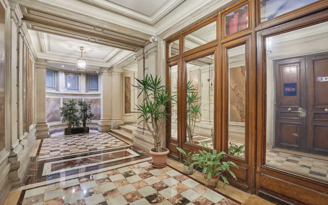 Saint Honore Luxury Apartment With AC