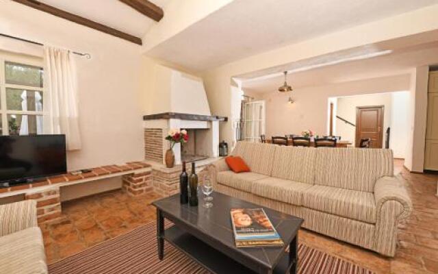 Villas Barat by Istarski Dvori