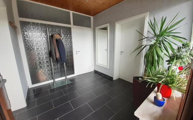 Ferienwohnung 75m² Terrasse Parkplatz WallBox Nürburgring