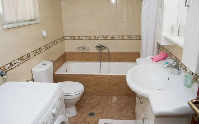 Barbaras Apartments