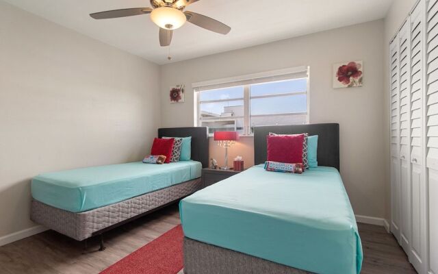 2 Bedroom 2Bath Deluxe Apt with Patio