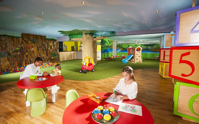 Generations Riviera Maya Family Resort Catamaran, Water Park, All & More Inclusive