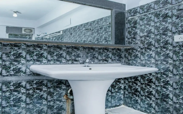 OYO 10885 Hotel Keerthana International