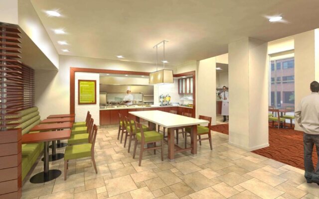 Hilton Garden Inn Alexandria Old Town National Harbor