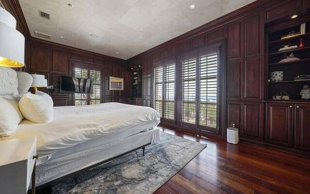 Villa Blanco by Five Star Properties