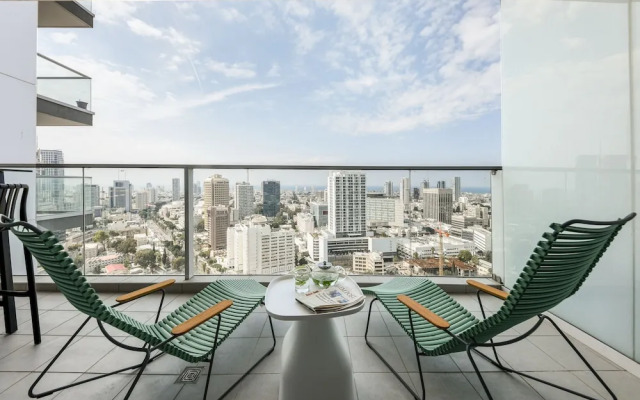 Opulent Ease 2BR Apt in Midtown