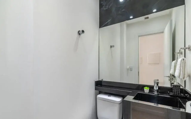 2BR Apt With BBQ in Meia Praia Mlo0601