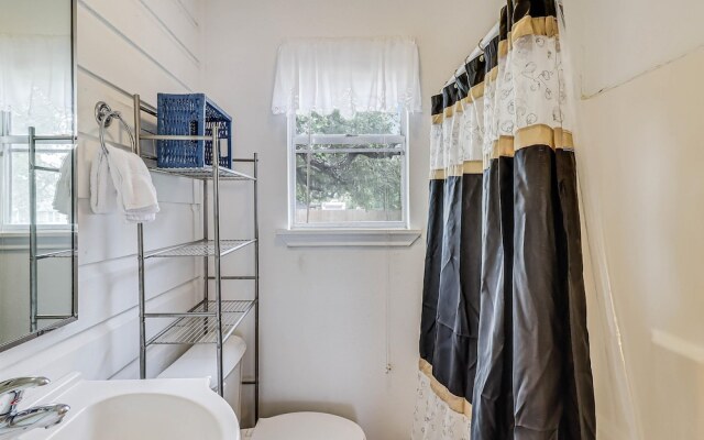 Merry Macaw Rp203b 1 Bedroom Duplex by RedAwning