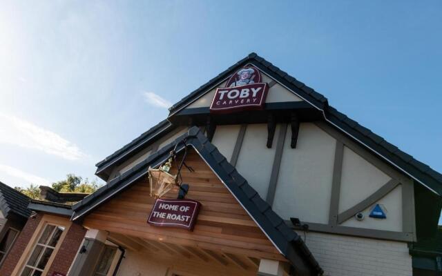 Toby Carvery, Strathclyde, M74 J6, by Innkeeper's Collection