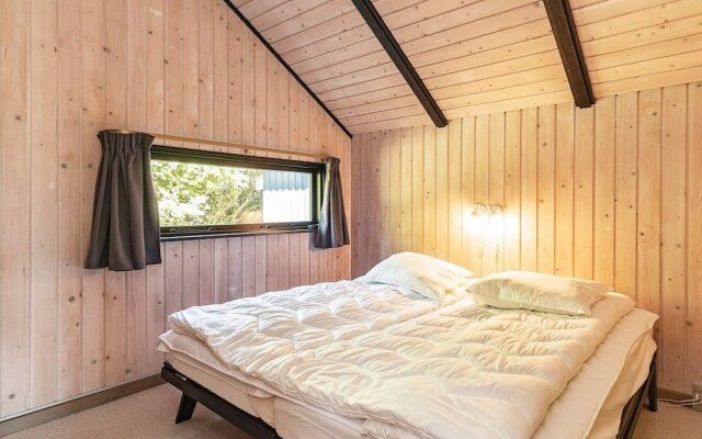 6 Person Holiday Home in Vaeggerlose