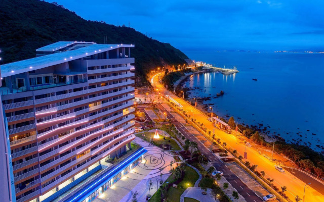Island Skylight Resort