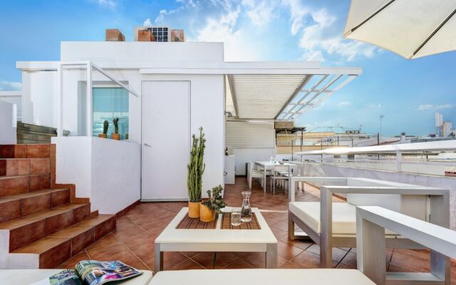 Amazing Duplex up to 4 Guest & Private Terrace. Real de La Carreteria