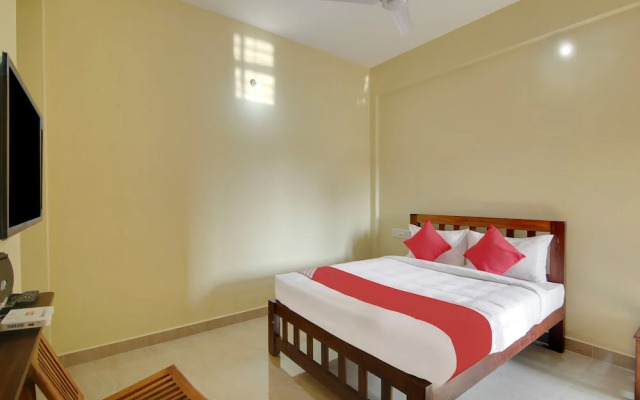 OYO 26718 The Mayura Residency