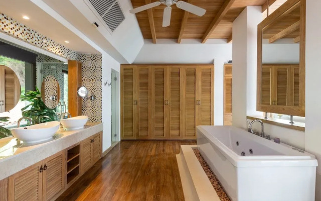 Ocean View Boutique 8BR Pool Villa Sawan