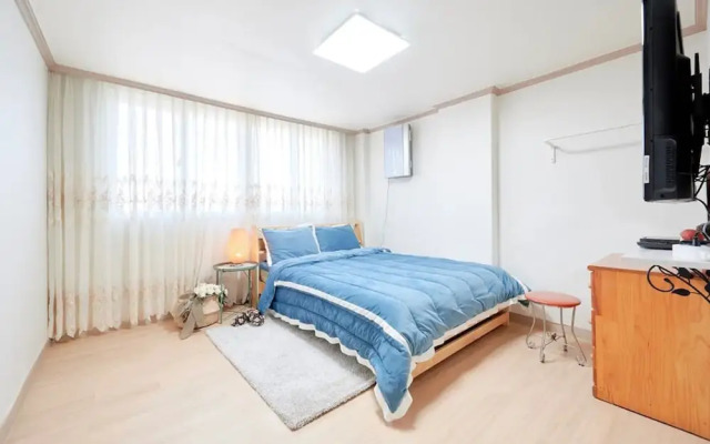 Seoul Rooftop Moonlight Guest House