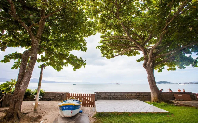 FL023 6 Bedroom Holiday home By Senstay