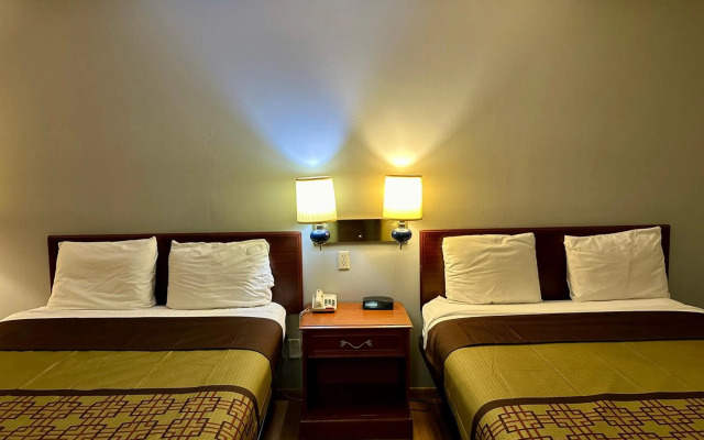 Thunderbird Motor Inn Baraboo