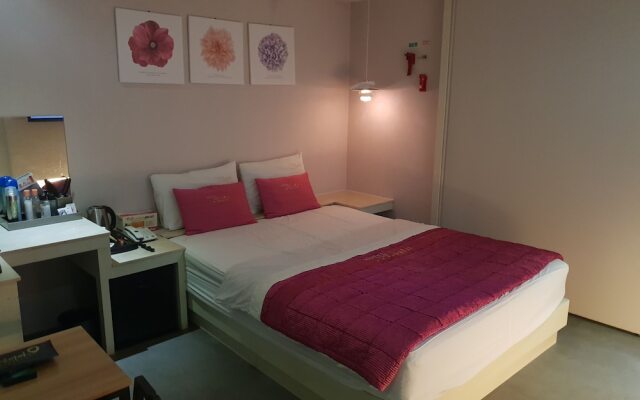 The Lazzi Hotel Dongnae