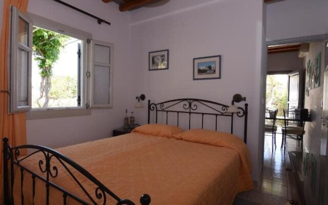 Myrto Bungalows