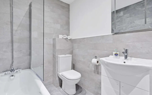 Right On : Bright On Apartment 1B | By My Getaways